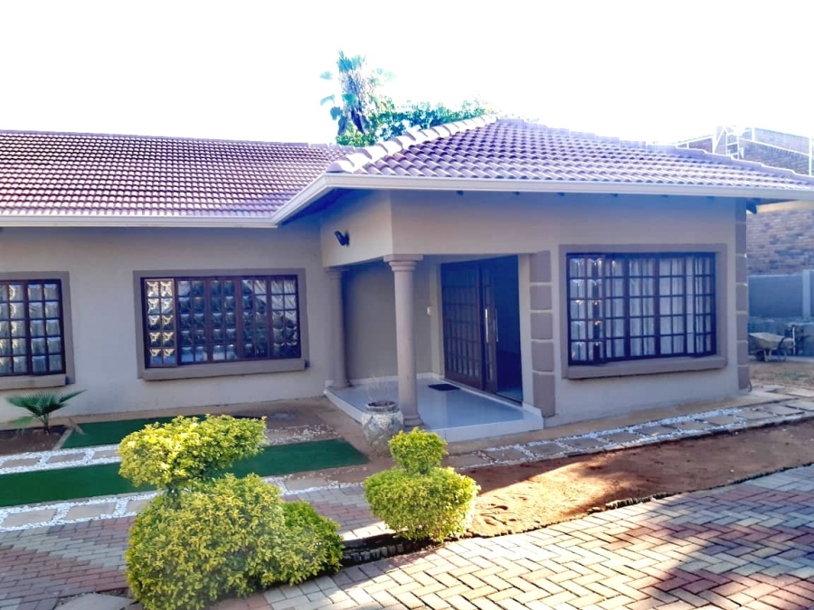 To Let 4 Bedroom Property for Rent in Fauna Park Limpopo