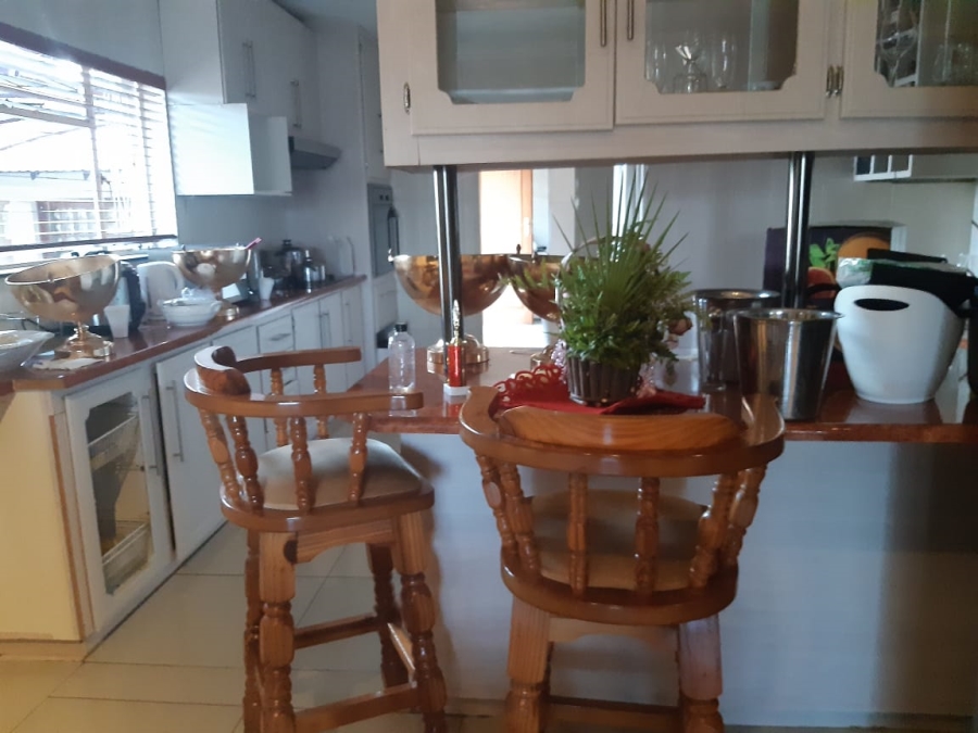To Let 4 Bedroom Property for Rent in Fauna Park Limpopo