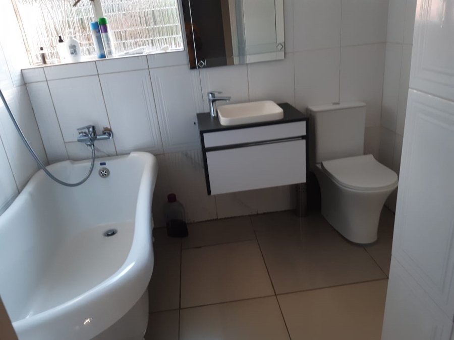 To Let 4 Bedroom Property for Rent in Fauna Park Limpopo