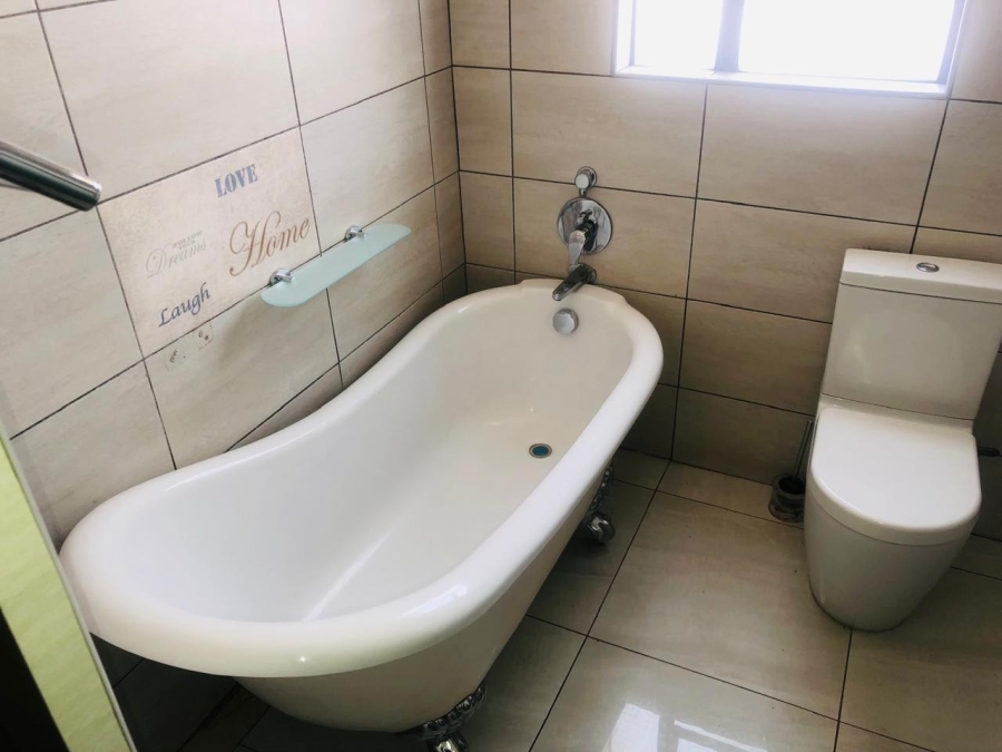 To Let 4 Bedroom Property for Rent in Chroompark Limpopo
