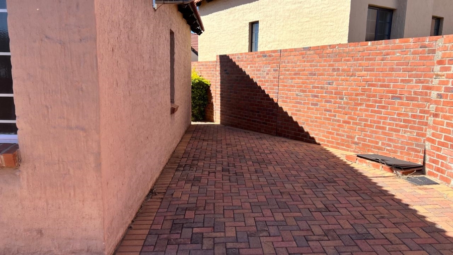 To Let 3 Bedroom Property for Rent in Bendor Limpopo