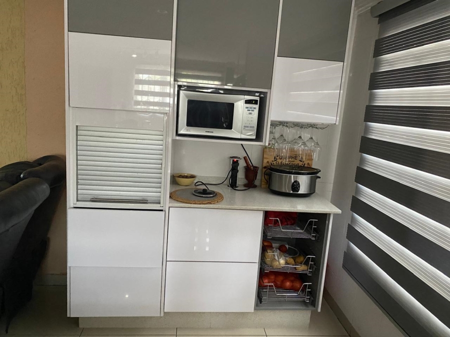 3 Bedroom Property for Sale in Rethabile Gardens Limpopo