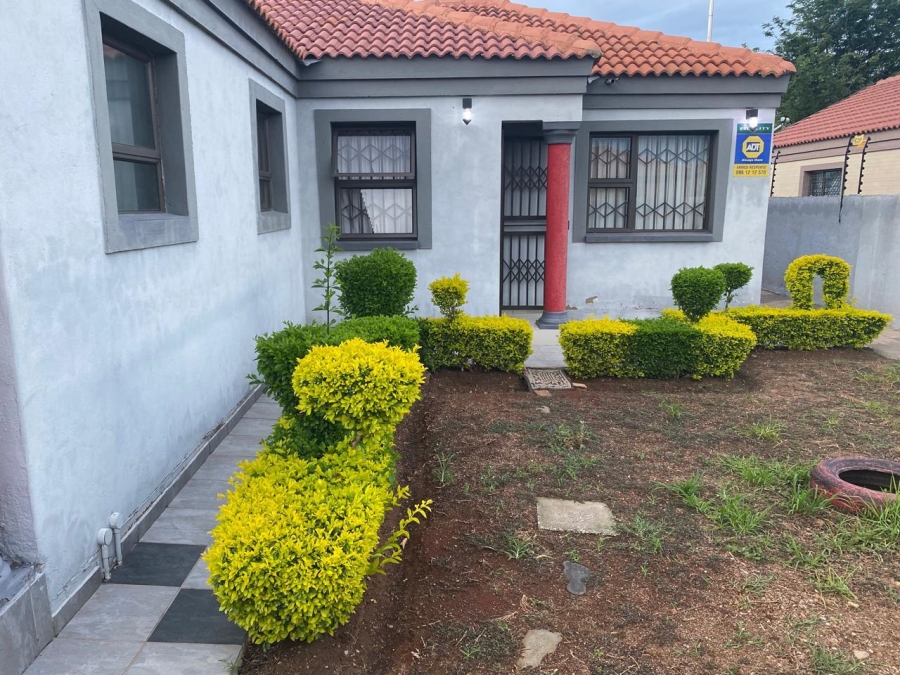 3 Bedroom Property for Sale in Rethabile Gardens Limpopo