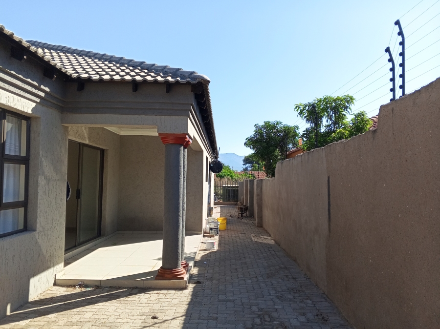 3 Bedroom Property for Sale in Chroompark Limpopo