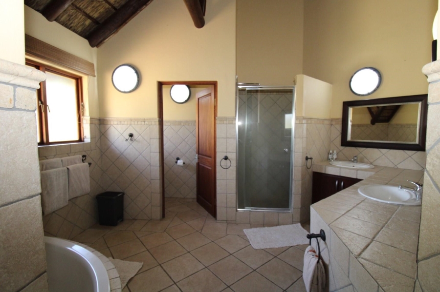 7 Bedroom Property for Sale in Zebula Golf Estate Limpopo