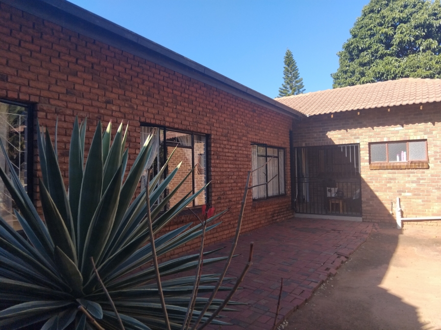 4 Bedroom Property for Sale in Flora Park Limpopo