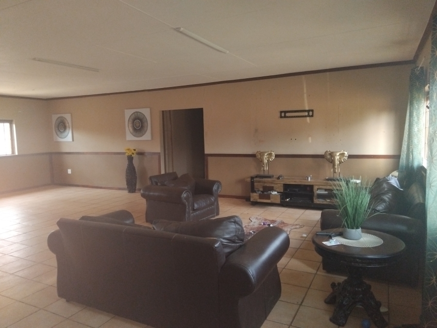 5 Bedroom Property for Sale in Myngenoegen A H Limpopo
