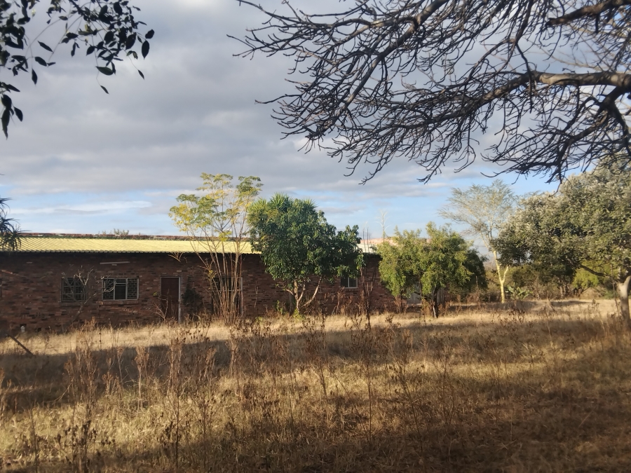 5 Bedroom Property for Sale in Myngenoegen A H Limpopo