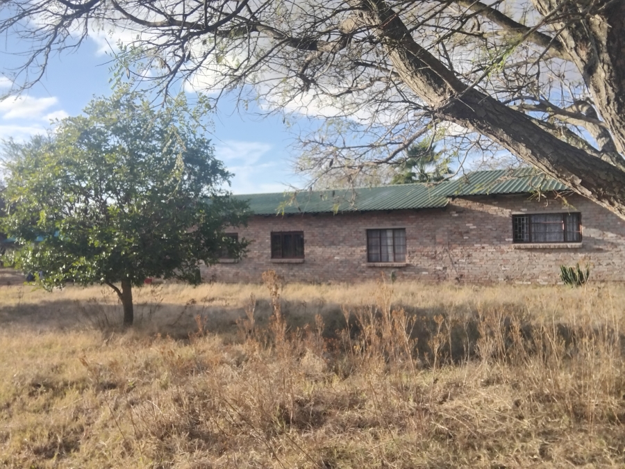 5 Bedroom Property for Sale in Myngenoegen A H Limpopo