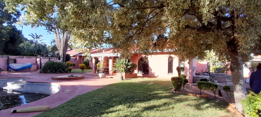 2 Bedroom Property for Sale in Chroompark Limpopo