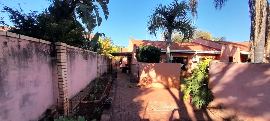 2 Bedroom Property for Sale in Chroompark Limpopo