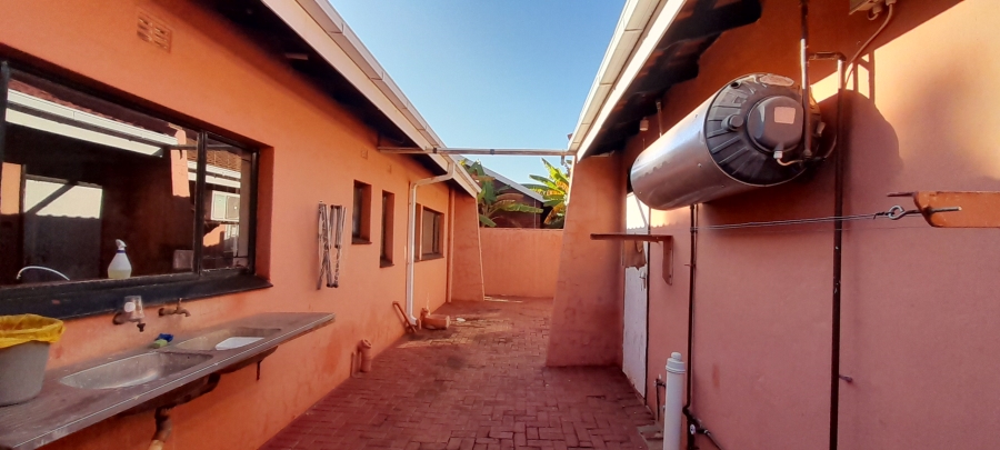 2 Bedroom Property for Sale in Chroompark Limpopo