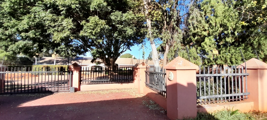 2 Bedroom Property for Sale in Chroompark Limpopo