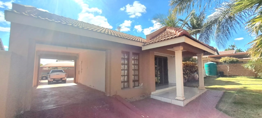 5 Bedroom Property for Sale in Flora Park Limpopo