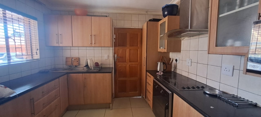 5 Bedroom Property for Sale in Flora Park Limpopo