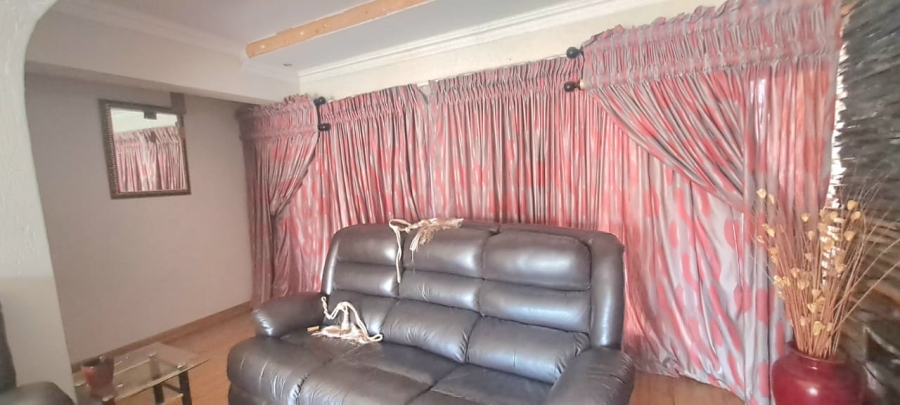 5 Bedroom Property for Sale in Flora Park Limpopo
