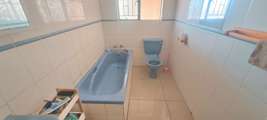 5 Bedroom Property for Sale in Flora Park Limpopo