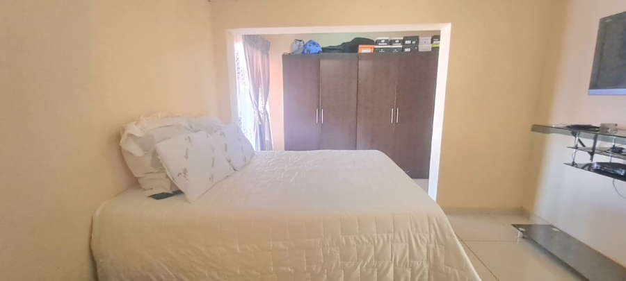 5 Bedroom Property for Sale in Flora Park Limpopo