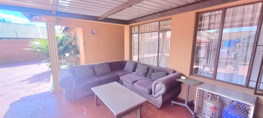 5 Bedroom Property for Sale in Flora Park Limpopo