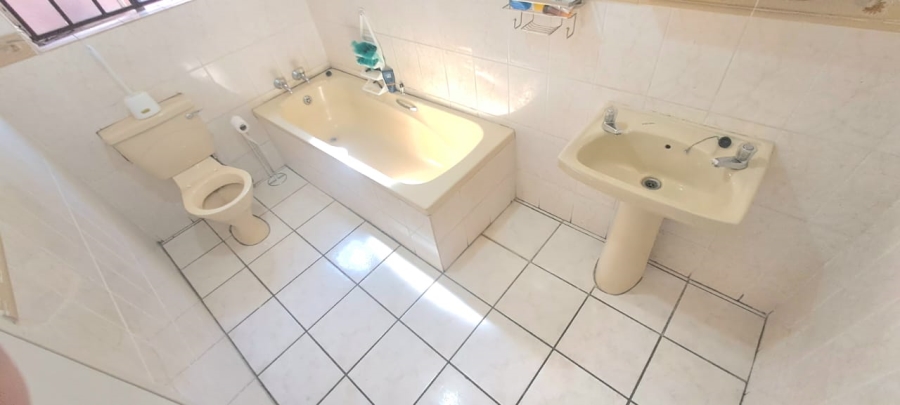 5 Bedroom Property for Sale in Flora Park Limpopo