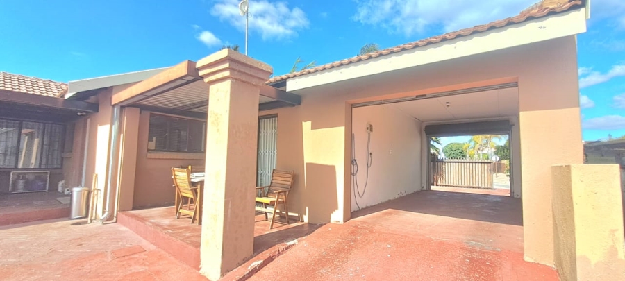 5 Bedroom Property for Sale in Flora Park Limpopo