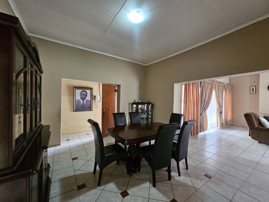 5 Bedroom Property for Sale in Louis Trichardt Limpopo
