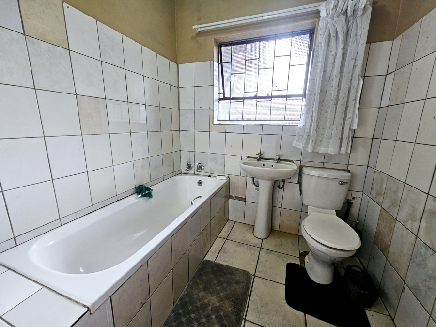 5 Bedroom Property for Sale in Louis Trichardt Limpopo