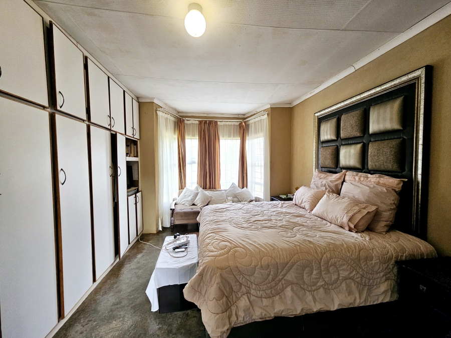 5 Bedroom Property for Sale in Louis Trichardt Limpopo