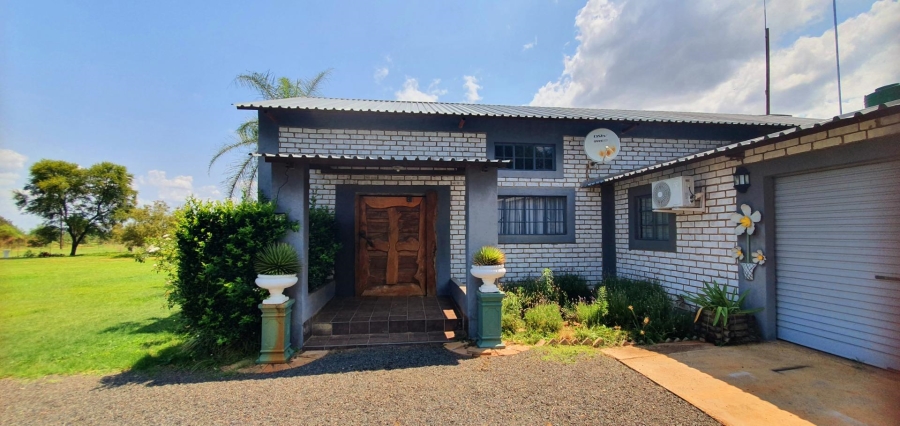 7 Bedroom Property for Sale in Mookgopong Limpopo
