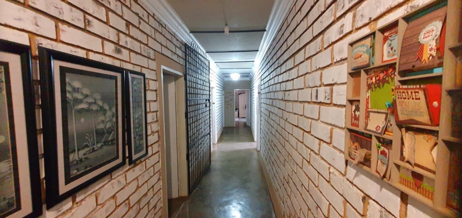 7 Bedroom Property for Sale in Mookgopong Limpopo