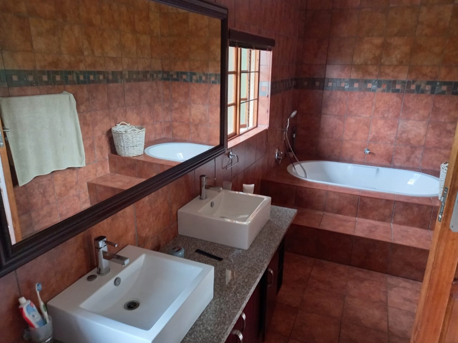 4 Bedroom Property for Sale in Roodepoort AH Limpopo