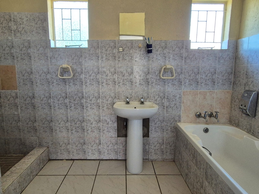 3 Bedroom Property for Sale in Fauna Park Limpopo