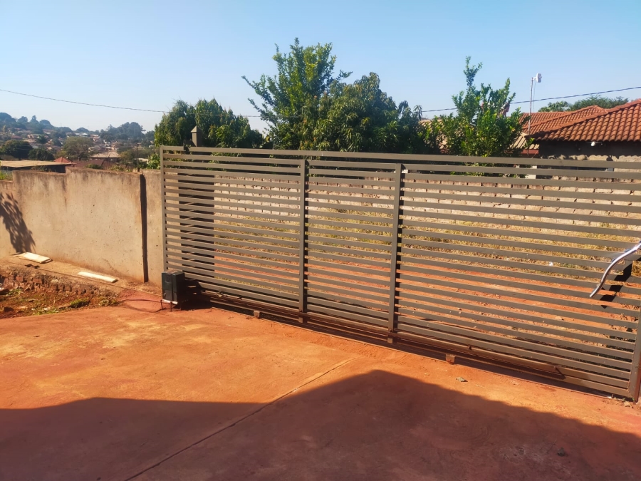 6 Bedroom Property for Sale in Thohoyandou Limpopo