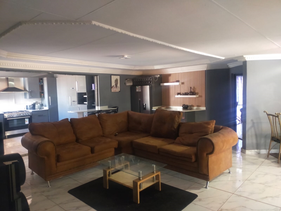 6 Bedroom Property for Sale in Thohoyandou Limpopo