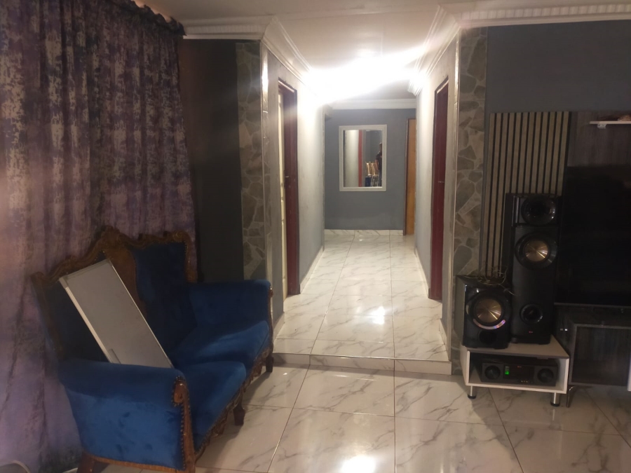 6 Bedroom Property for Sale in Thohoyandou Limpopo