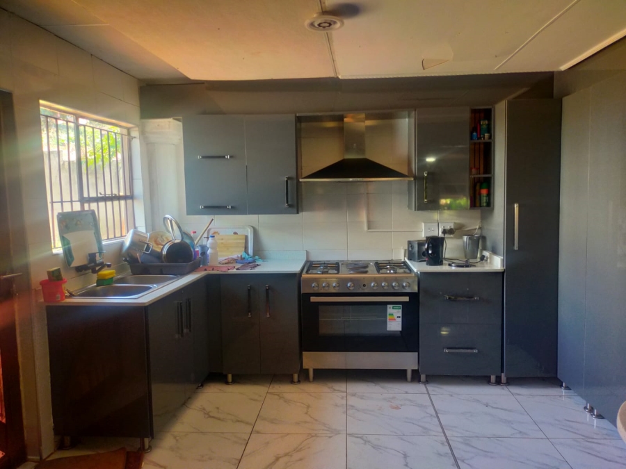 6 Bedroom Property for Sale in Thohoyandou Limpopo