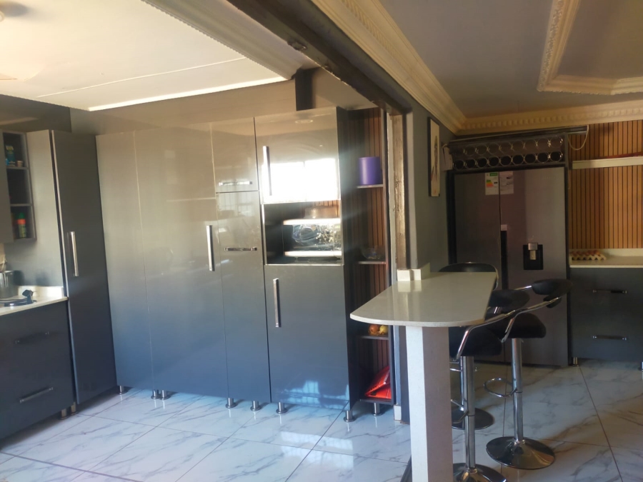 6 Bedroom Property for Sale in Thohoyandou Limpopo