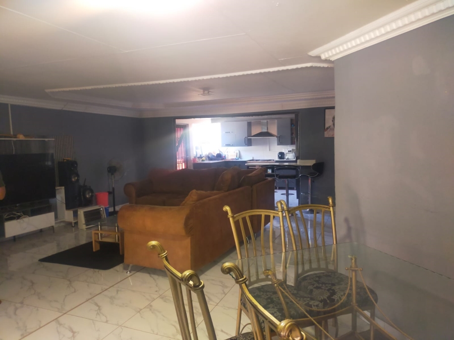 6 Bedroom Property for Sale in Thohoyandou Limpopo