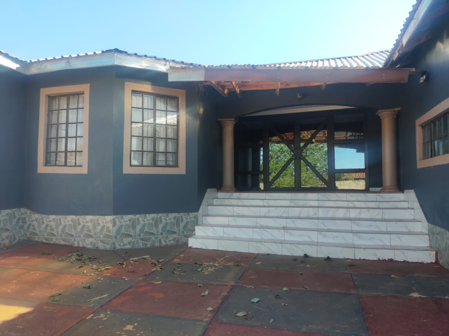 6 Bedroom Property for Sale in Thohoyandou Limpopo