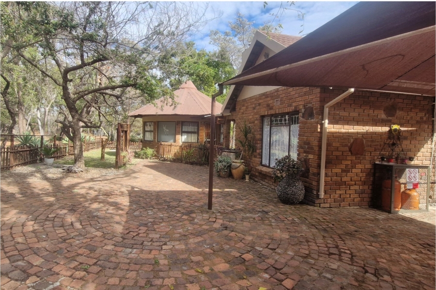 2 Bedroom Property for Sale in Leeupoort Limpopo