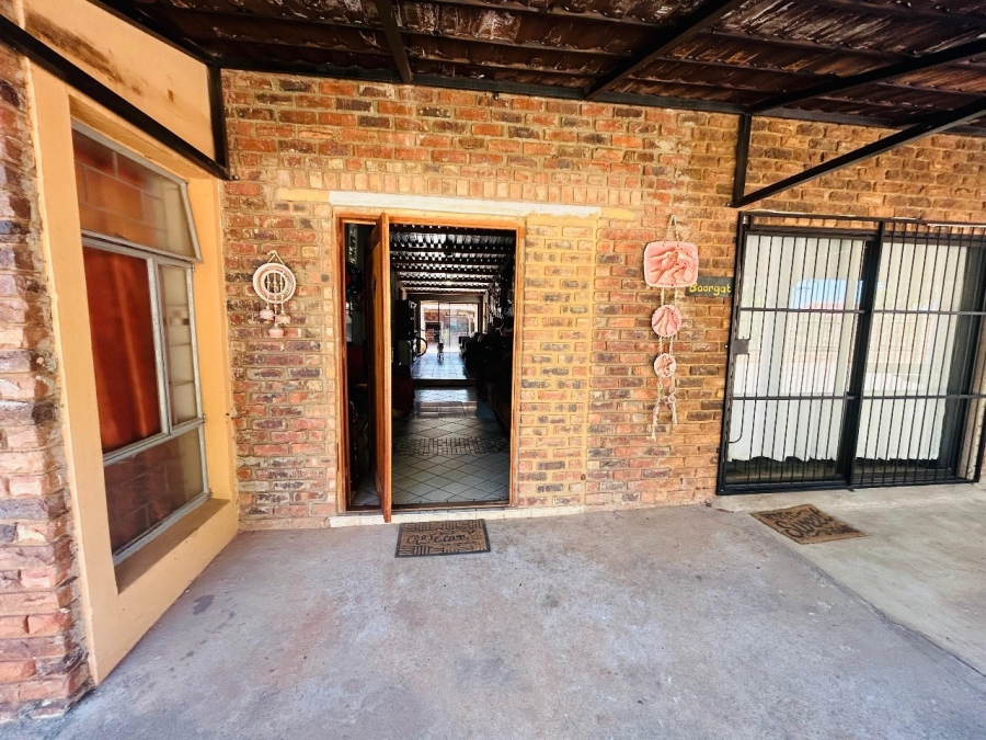9 Bedroom Property for Sale in Mokopane Central Limpopo