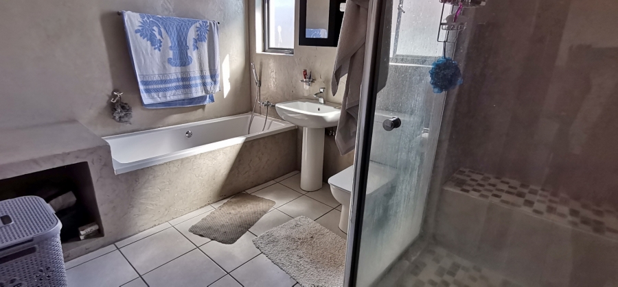 3 Bedroom Property for Sale in Woodhill Estate Limpopo