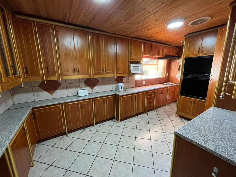 6 Bedroom Property for Sale in Bela Bela Limpopo