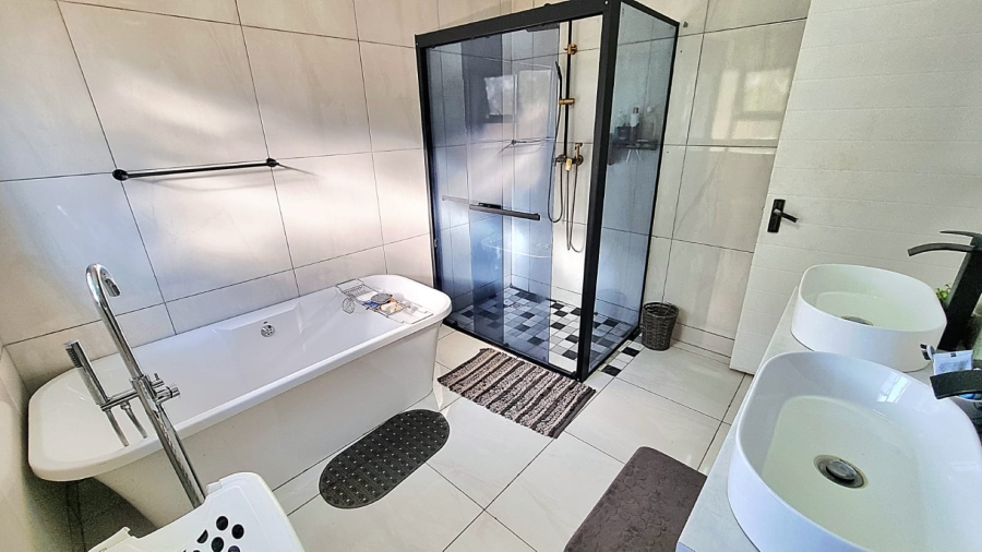 4 Bedroom Property for Sale in Koro Creek Golf Estate Limpopo