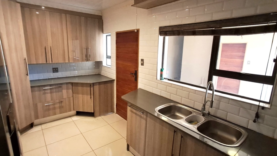 To Let 3 Bedroom Property for Rent in Bendor Limpopo