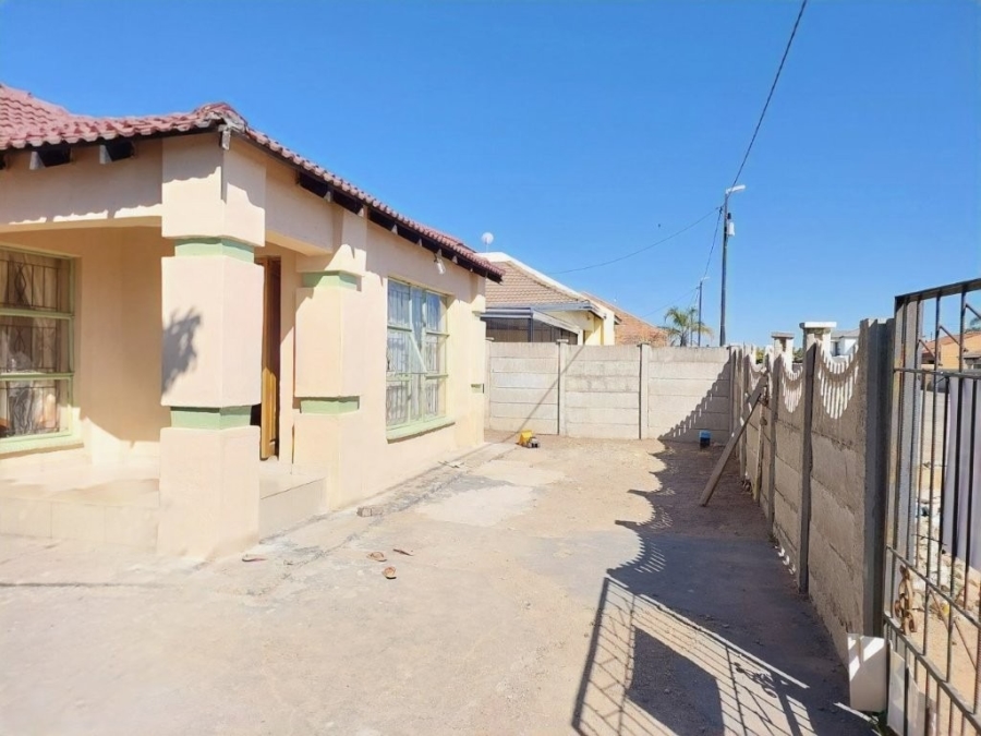 3 Bedroom Property for Sale in Westenburg Limpopo