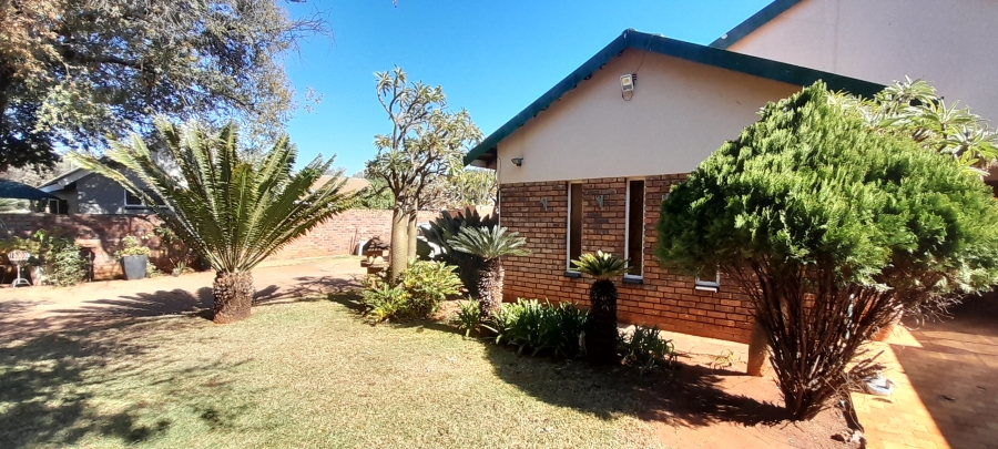 5 Bedroom Property for Sale in Impala Park Limpopo