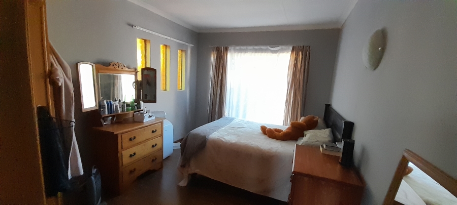 5 Bedroom Property for Sale in Impala Park Limpopo