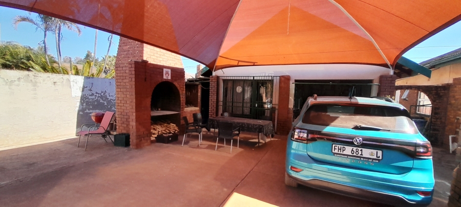 5 Bedroom Property for Sale in Impala Park Limpopo