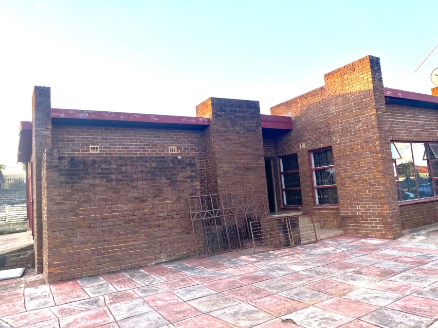 6 Bedroom Property for Sale in Thohoyandou Limpopo